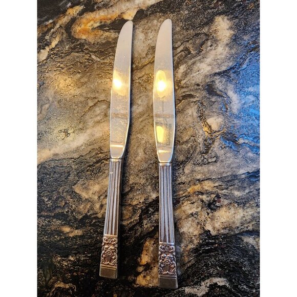 2 ONEIDA COMMUNITY CORONATION SILVERPLATE 9 1/2" FRENCH HOLLOW Dinner KNIVES - Picture 2 of 3